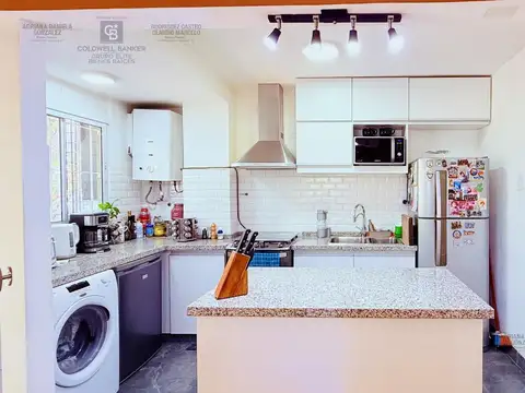 VENTA DE DEPARTAMENTO 3 AMBIENTES, 2 BALCONES Y BAULERA EN FLORES