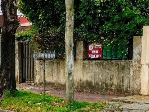 CASA  EN VENTA  A REFACCIONAR LOTE DE 10 X 31