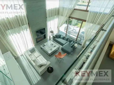 Casa 8 ambientes con 6 baños