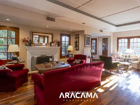 Casa 6 ambientes con 3 baños