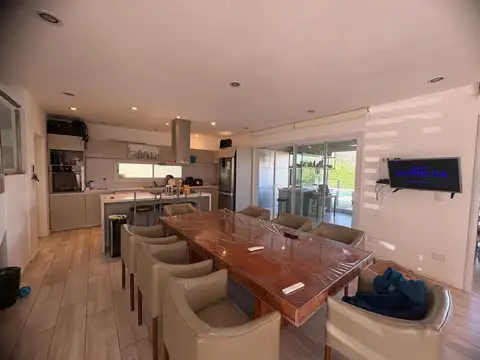 CASA EN VENTA EN PILAR DEL ESTE