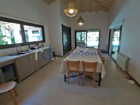 Casa 6 Dormitorios con Pileta en Venta en Pinamar Barrio La Herradura