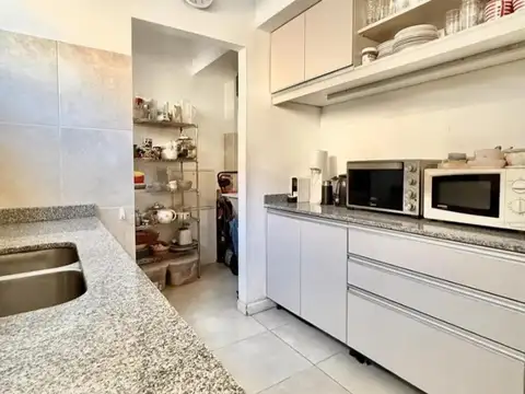 Venta Casa 3 ambientes condominio Lasalle Chico con pileta