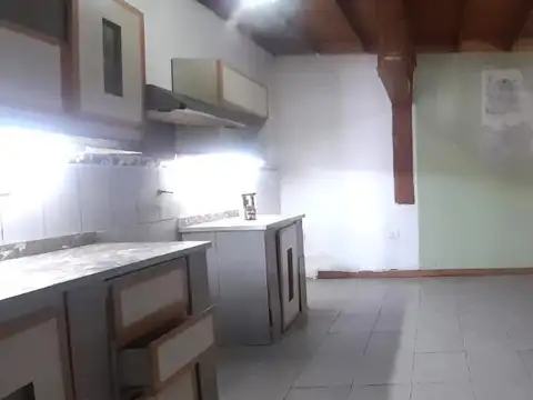 Casa 2 ambientes con 1 baño