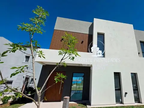 Imperdible! Casa en venta de 3 dormitorios y pileta. Santa Lucía. Pilar. 100