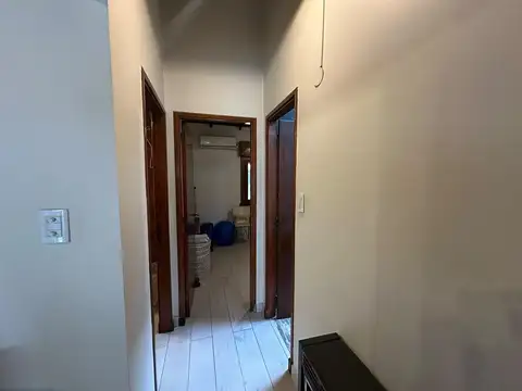 Casa 6 ambientes con 2 baños