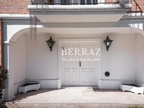 Casa en Venta con 2 cocheras