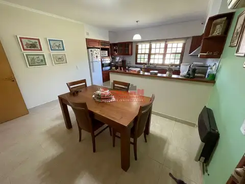 Casa 4 ambientes con 4 baños