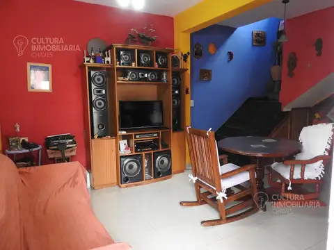 Casa 5 ambientes con 3 baños