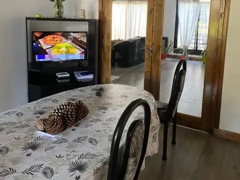 Casa 6 ambientes con 4 baños