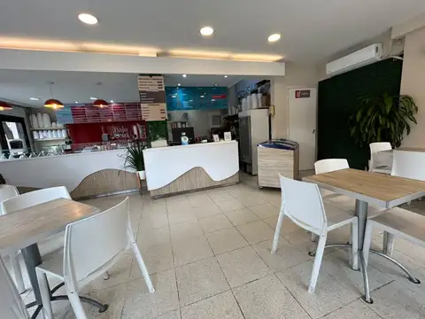 VENTA - FONDO DE COMERCIO DE IMPORTANTE FRANQUICIA HELADERIA BAJO CERO - BARRIO ECHESORTU
