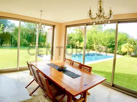 CASA  EN EL GOLF NORDELTA CON ORIENTACION NORTE