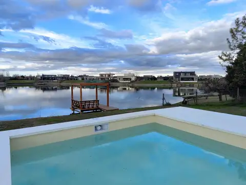 Venta casa en San Sebastian 4 amb Frente a la laguna Escobar Pilar Zona Norte