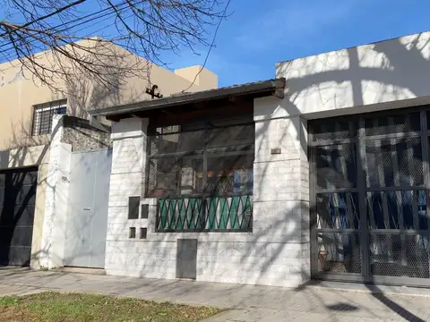 VENTA CASA DE 2 DORMITORIOS   GALPÓN - BARRIO BELGRANO