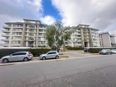 LAGO DEL CONDOMINIO 100, Piso 0