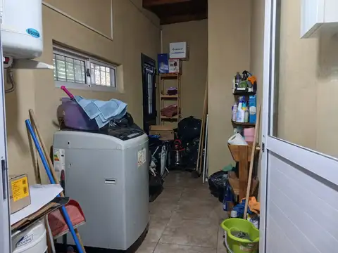 Venta de Casa 6 Ambientes, Lujan. Acepta vehiculo