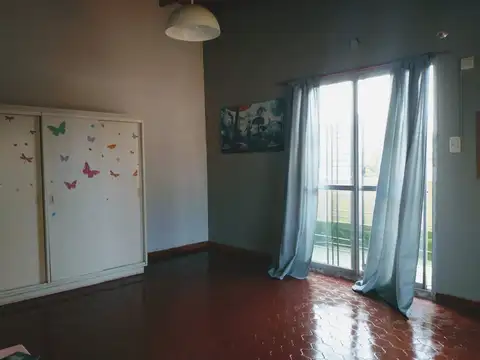 Depto Tipo Casa en Venta con 2 cocheras