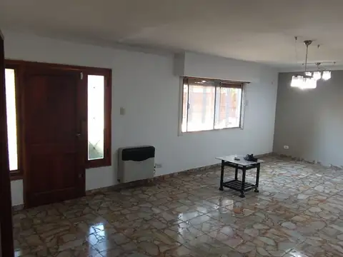 Depto Tipo Casa en Venta en Jose Marmol, USD 155.000