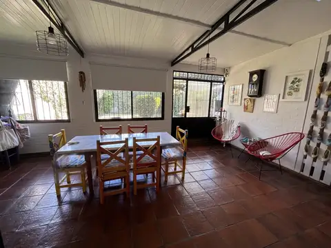 Casa 3 ambientes con 2 baños