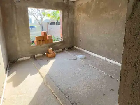 TERRENO CON CASA EN CONSTRUCCIÓN - ANGEL GALLARDO