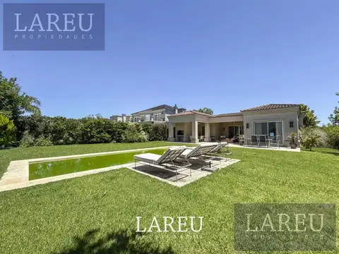 Casa en Venta con 1 cochera