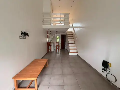 Depto Tipo Casa en Venta con 1 cocheras