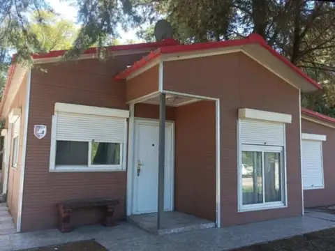 Casa + depósitos en venta Nueva Helvecia