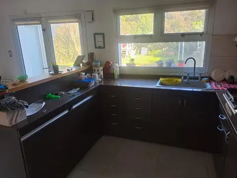 Casa 5 ambientes con 3 baños