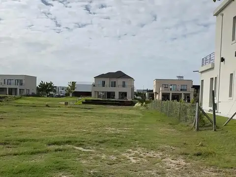 MMP. Venta Lote al lago en Puertos del Lago, Riberas. Escobar