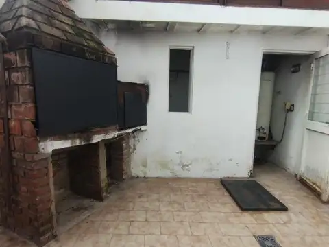 Depto Tipo Casa 4 ambientes con 2 baños