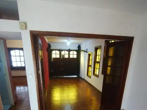 Depto Tipo Casa en Alquiler de 4 ambientes