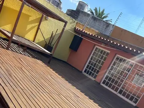CASA EN GRAN LOTE :: 17X40M :: EXCELENTE CONSTRUCTOR ::