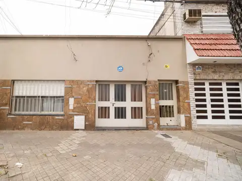 VENTA CASA 2 DORMITORIOS CON PATIO