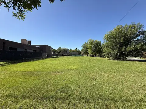 Terreno en Venta 14  mts Fondo