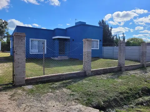 Casa a estrenar en Barrio La Pista