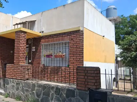 Casa en alquiler en Merlo Sur