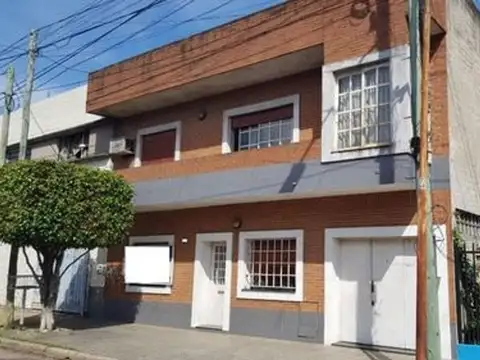 IMPECABLE CASA DE 2 PLANTAS 7 AMB EN ZONA SAN JUSTO