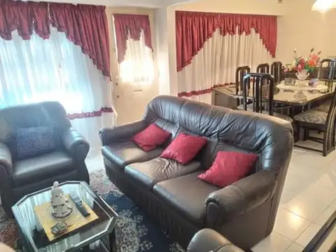 IMPECABLE CASA DE 2 PLANTAS 7 AMB EN ZONA SAN JUSTO