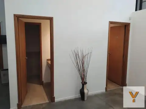 Oficina en alquiler - 4 Ambientes 2 Baños - San Isidro