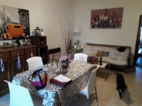 CASA 4 AMBIENTES CON PISCINAS Y COCHERAS