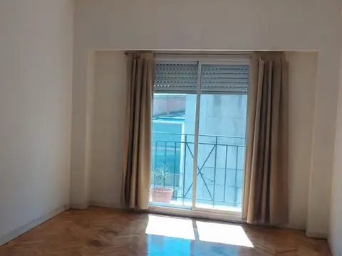 ALQUILER HERMOSO 2 AMBIENTES AL FRENTE CON BALCON