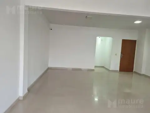 Oficina 3 ambientes con 2 baños