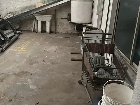 GALPON DEPOSITO AZULEJADO CON CABINA DE PINTURA