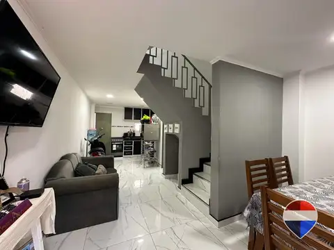 CASA EN VENTA 4 AMBIENTES TIPO TRIPLEX EN EZEIZA