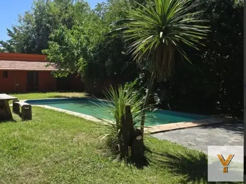 Casa en venta - 2 Dormitorios 2 Baños - La Lonja