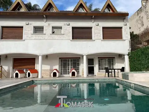 CASA 4 DORMS EN RAMOS MEJÍA DE 980 M2 SOBRE 1.200 M2