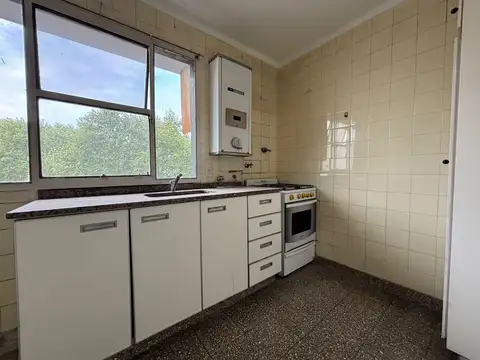 3 AMB FTE C/BALCON - MUY LUMINOSO