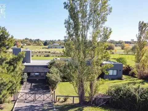 Casa en Venta con 4 cocheras