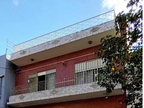 Casa en venta - 2 Dormitorios 2 Baños 1 Cochera - 250Mts2 - Villa Bosch