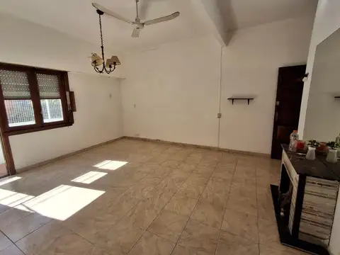 Depto Tipo Casa en Venta 60 años